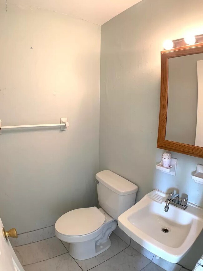 Photo - 1877 Baylor Ct