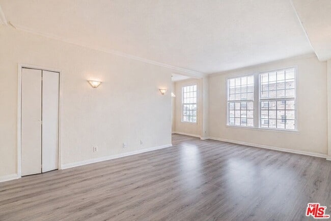 Photo - 5640 Franklin Ave Unit 200