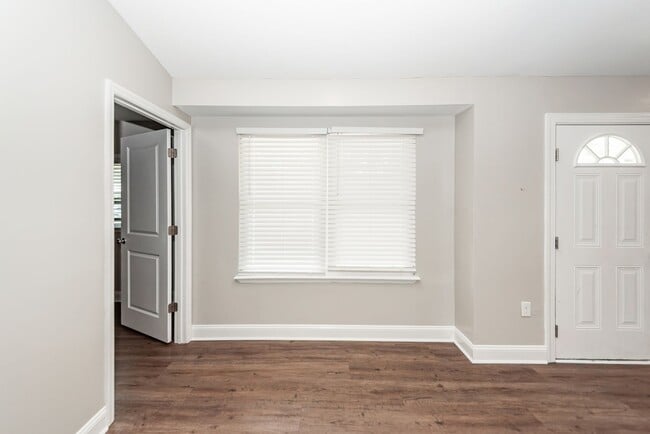 Photo - 3 Bedroom, 2 bathroom home in Moss Point - Ladson