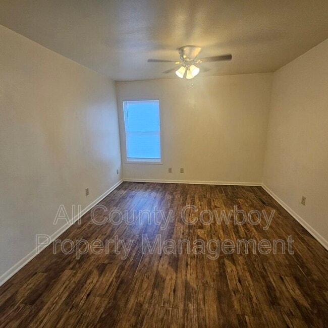 Photo - 142 S Cribbon Ave