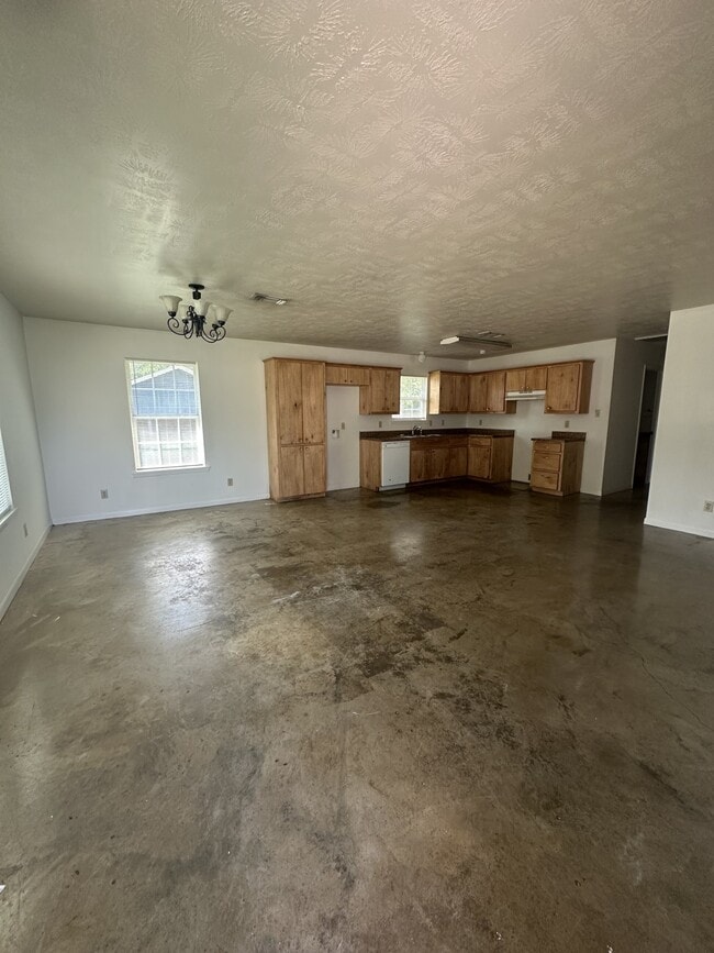 Photo - 907 Petty St