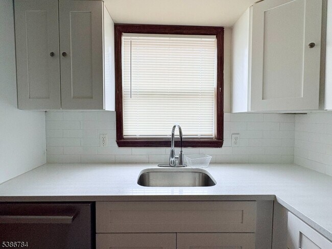 Photo - 168 Pacific St Unidad 1