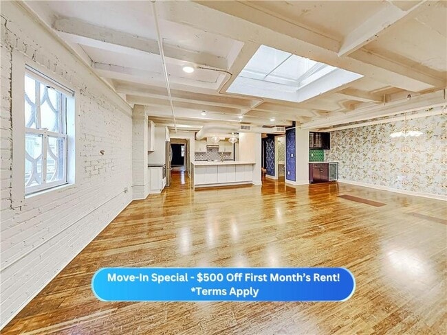 Building Photo - 32 Peachtree St NW Unit Apt 1702