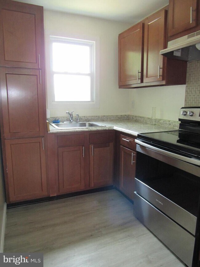 Photo - 2200 S Lincoln Ave