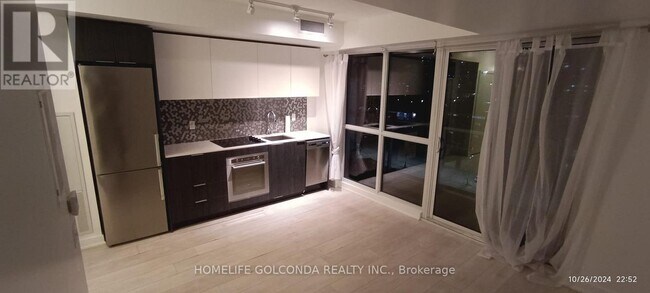 Photo - 2 Sonic Way Unit 809