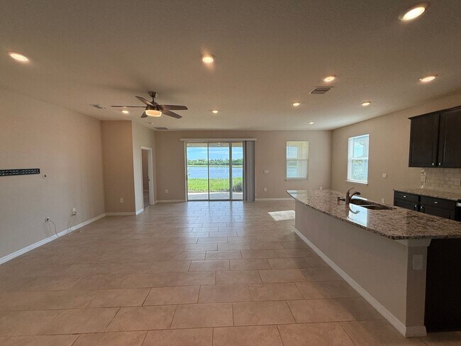 Photo - 3 Bedroom 2.5 Bath Single Family Home Promenade Estates