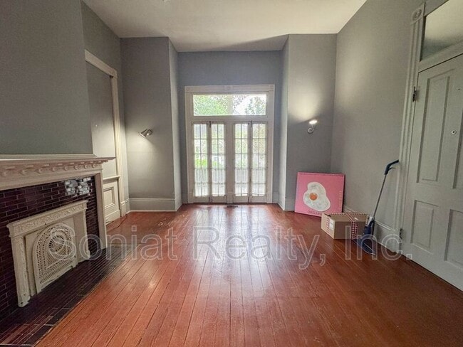 Photo - 3707 Camp St