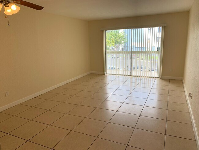 Photo - 15221 NE 6th Ave