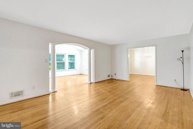 Photo - 8916 Braeburn Dr