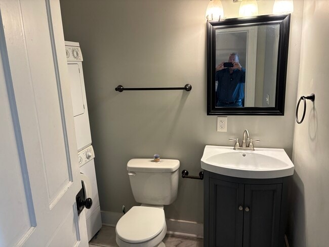 Photo - 10 N Park Pl