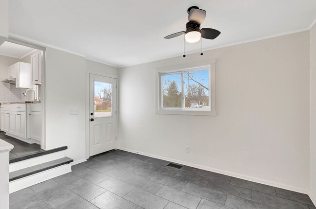 Photo - 6985 Beechmont Ave