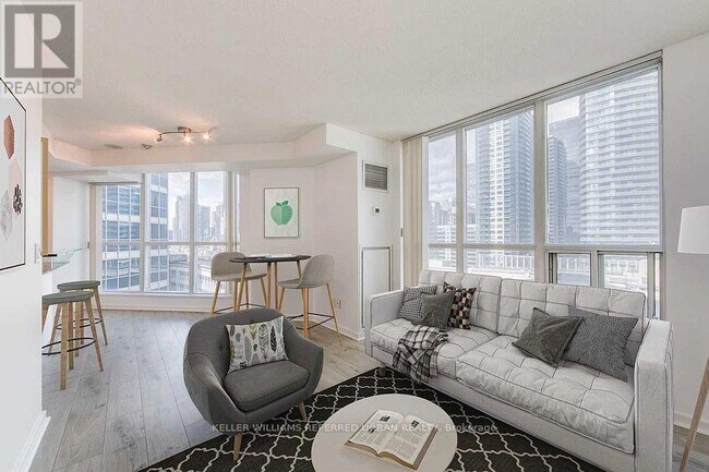 Photo - 208 Queens Quay W Unit 1401
