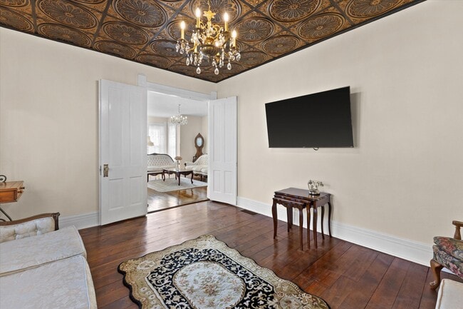 Photo - 722 Center St