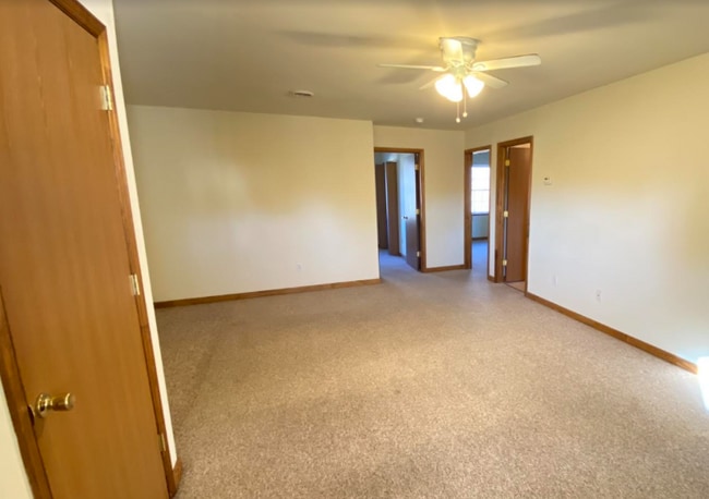 Photo - 525 Sir Benjamin Way