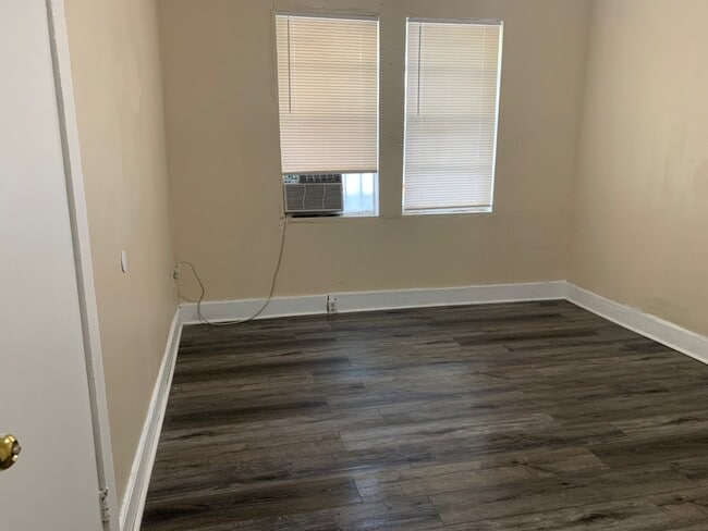 Photo - 1135 SW 6th St