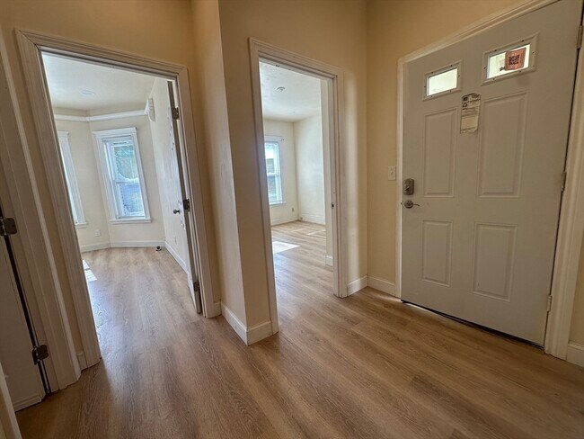 Photo - 127 Harrishof St Unit 3