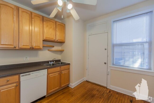 Building Photo - 2 bedroom in Chicago IL 60657 Rental