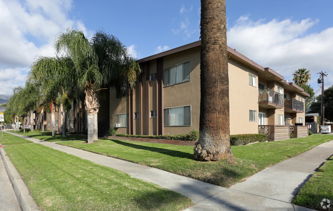 Photo - Genevieve Apartments