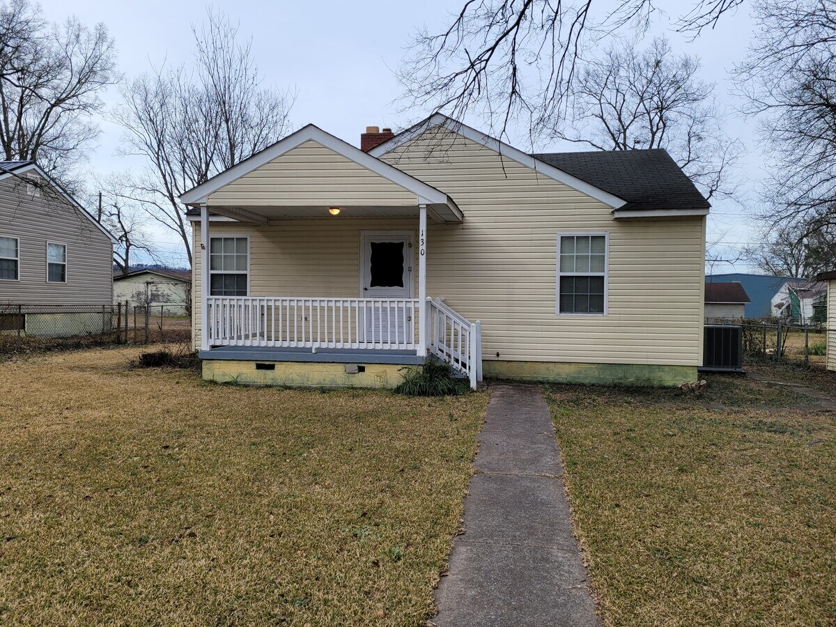Photo - 130 E Cherry St House