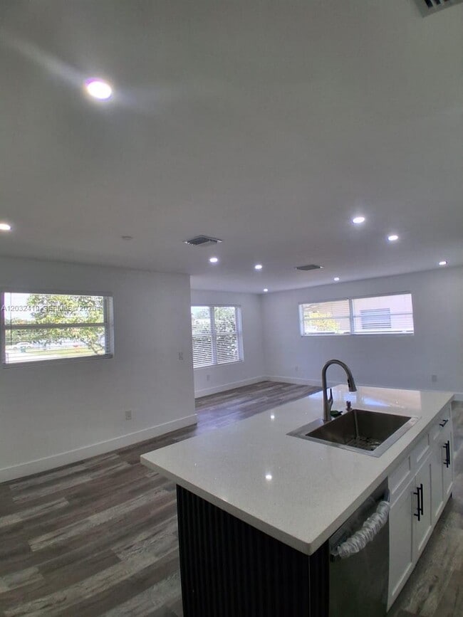 Photo - 2600 NW 108th St