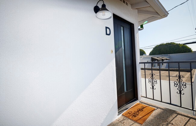 Photo - 728 Euclid St