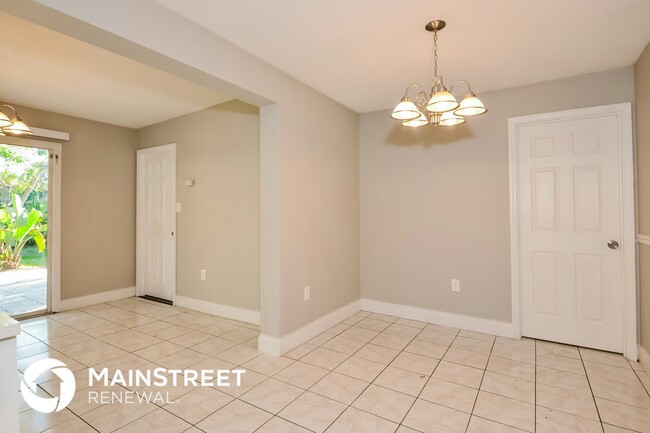 Photo - 2426 Pinehurst St