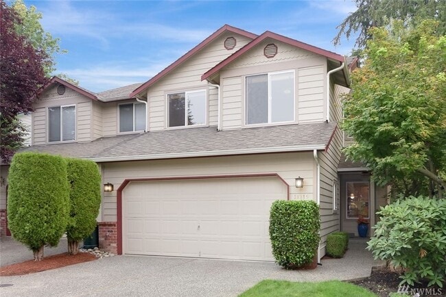 Building Photo - Elegant 3-Bedroom Home with Private Deck & Greenbelt Views!