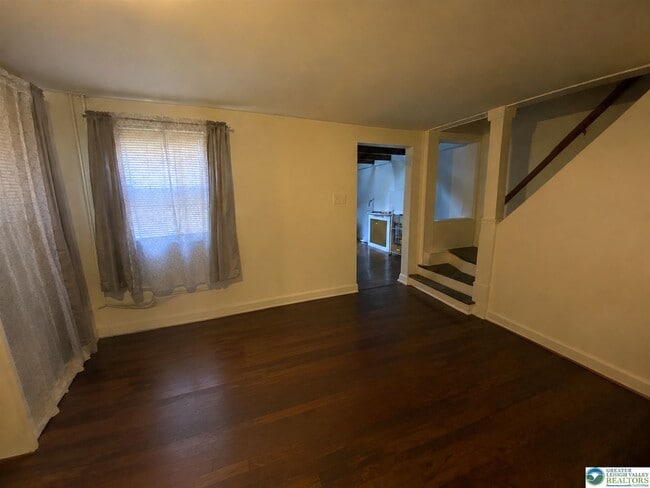 Photo - 937 W Turner St