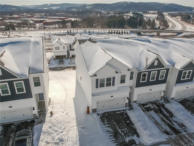 Photo - 122 Scotland Ln