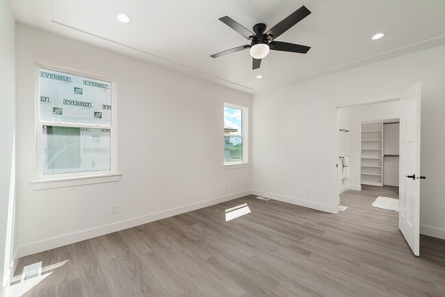 Photo - 5923 Little River Loop