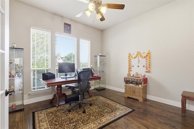 Photo - 2304 Lynbridge Cir