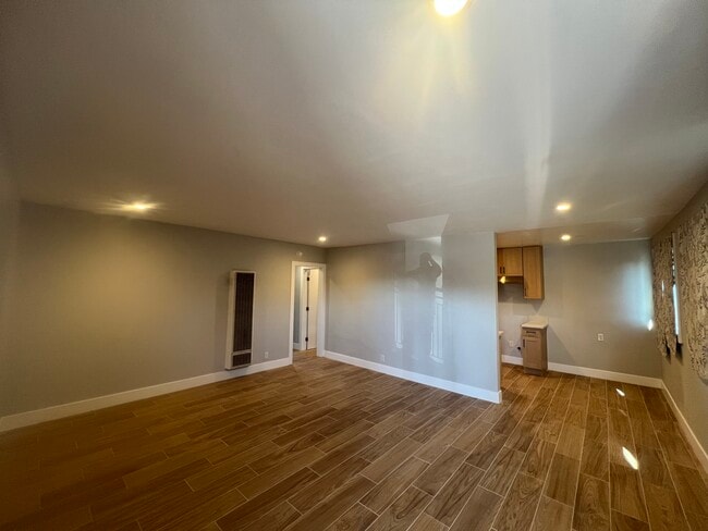 Photo - 14921 Vanowen St Unit 9