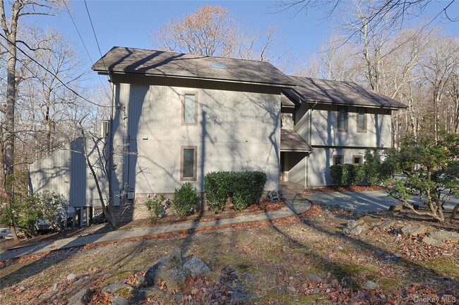 Photo - 300 Clausland Mountain Rd