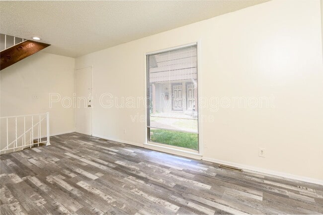 Photo - 857 S Broadview Ave