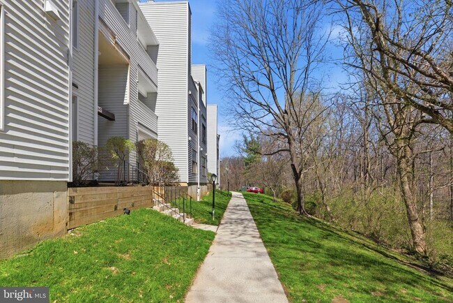 Photo - 1647 Carriage House Terrace