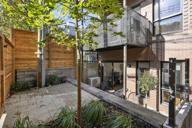 Photo - 2118 Rue Bercy Unit ID1061544P