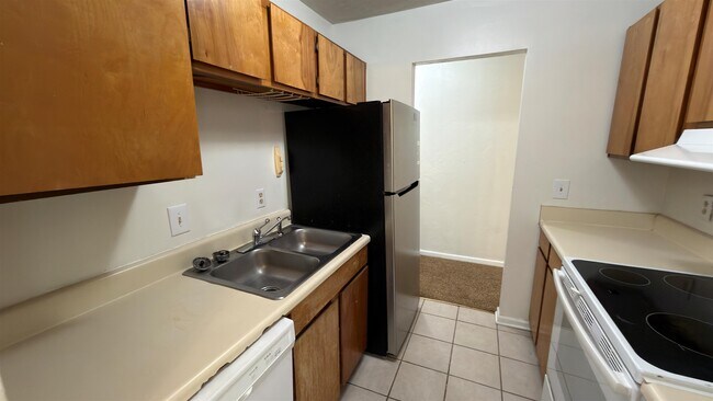 Photo - 1315 Airport Dr