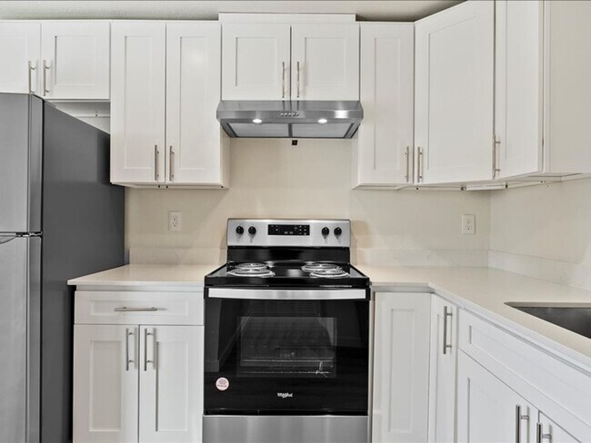 Photo - Kamden Court: Leasing Specials! Great location in Kennewick!