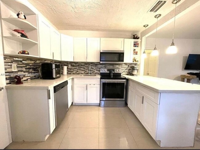 Photo - 451 NW 82nd St