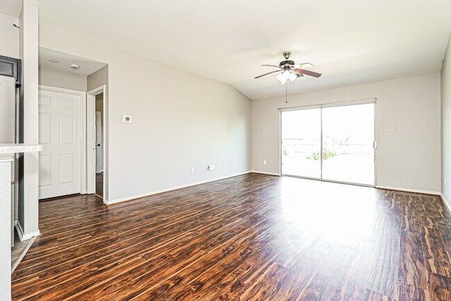 Photo - 202 Freedom Trl