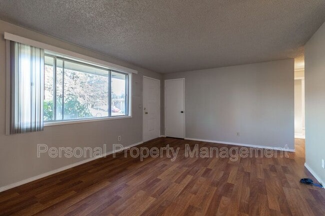 Photo - 10907 NE 7th St