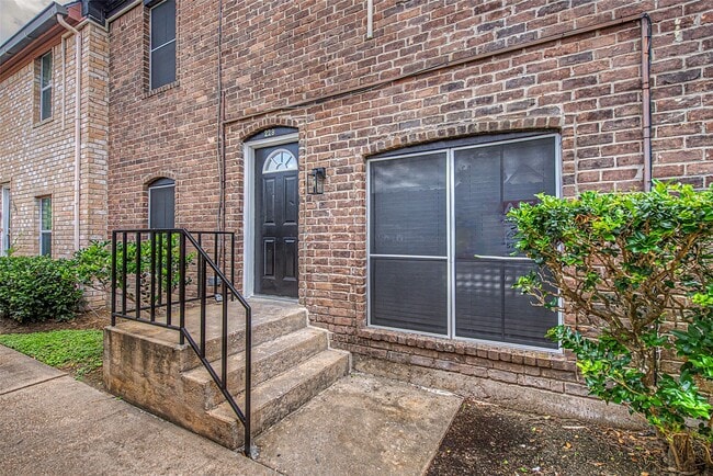 Building Photo - 830 Threadneedle St Unit 228