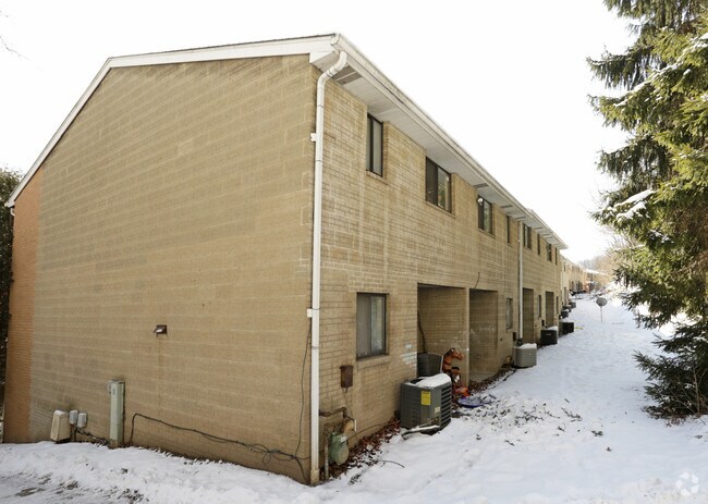 Photo - 602-650 Seavey Rd