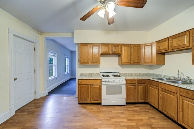 Photo - 4 Underwood St Unit 2