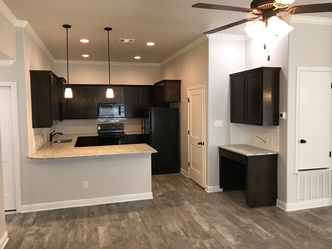 Photo - Gorgeous 2 bed/2 bath near Bunny Trail