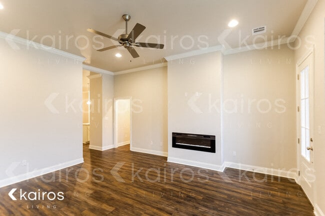 6614 Roux Dr