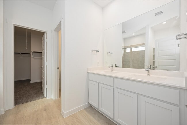 Photo - 31622 Farlam Farms Trl