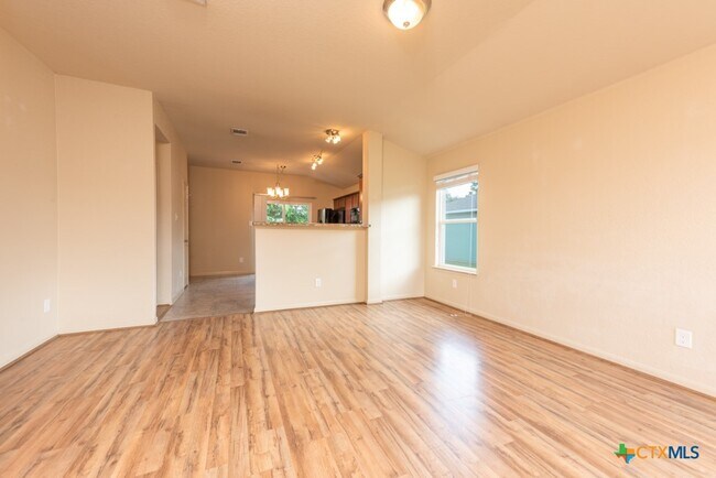 Photo - 132 Talon Dr