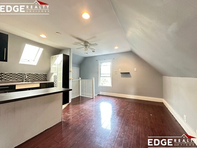 Photo - 70 Antwerp St Unit 1