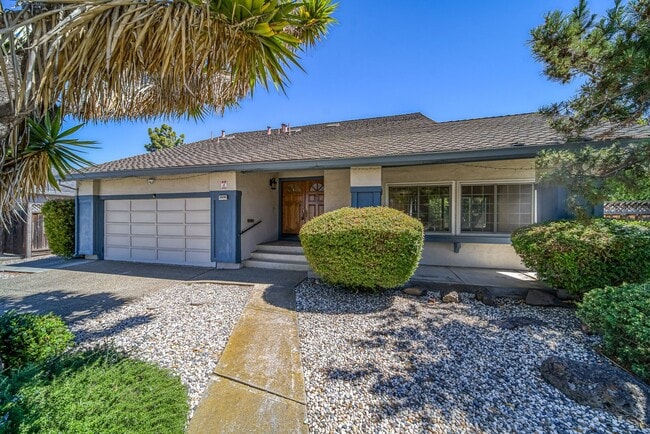 Photo - 35216 Wycombe Pl